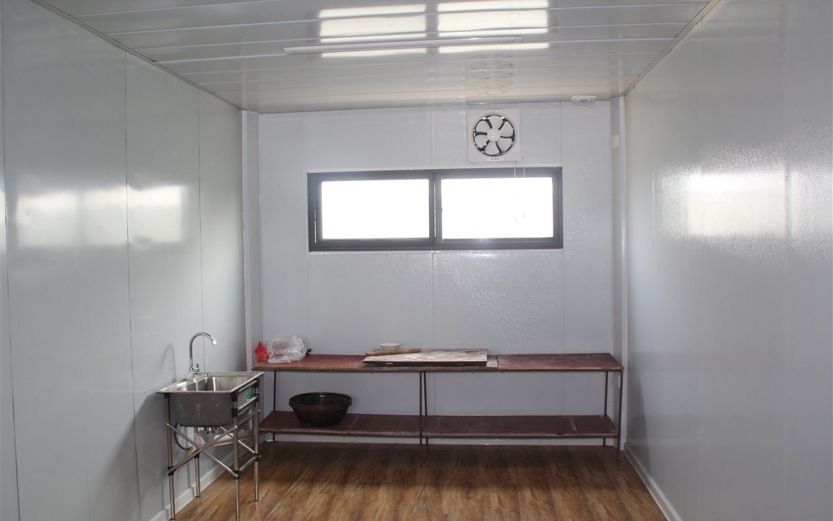 High-End Custom Detachable Container House real product photo by Huisheng