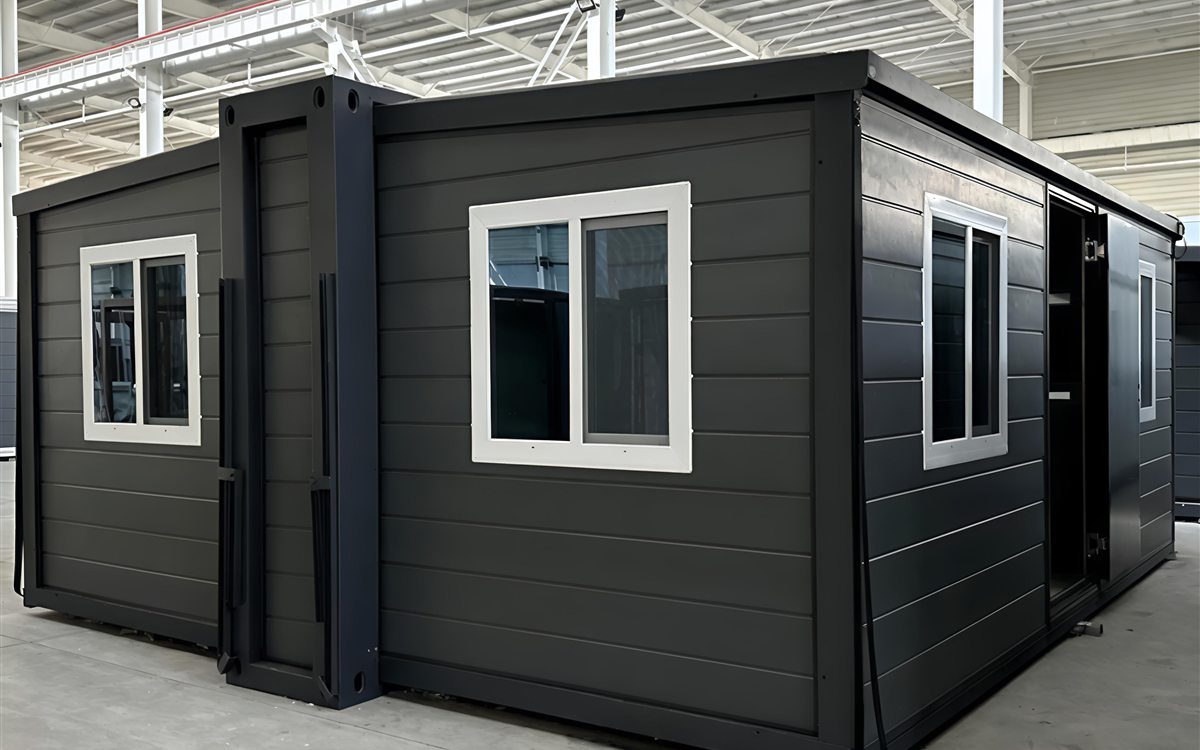 700mm Affordable Compact Expandable Container House real product photo by Huisheng