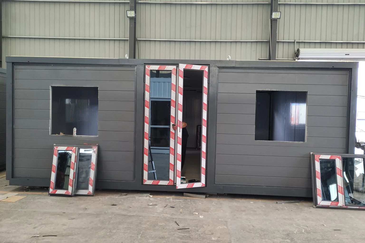 Expandable Container House for Glamping Resorts