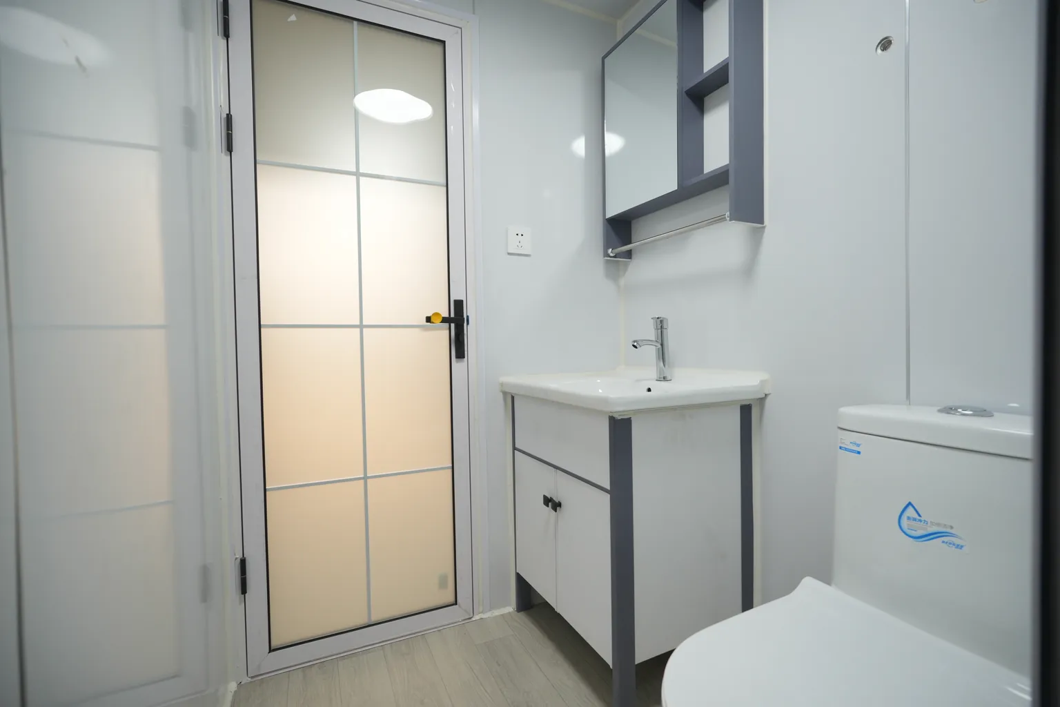 Expandable Container House for Remote Research Stations