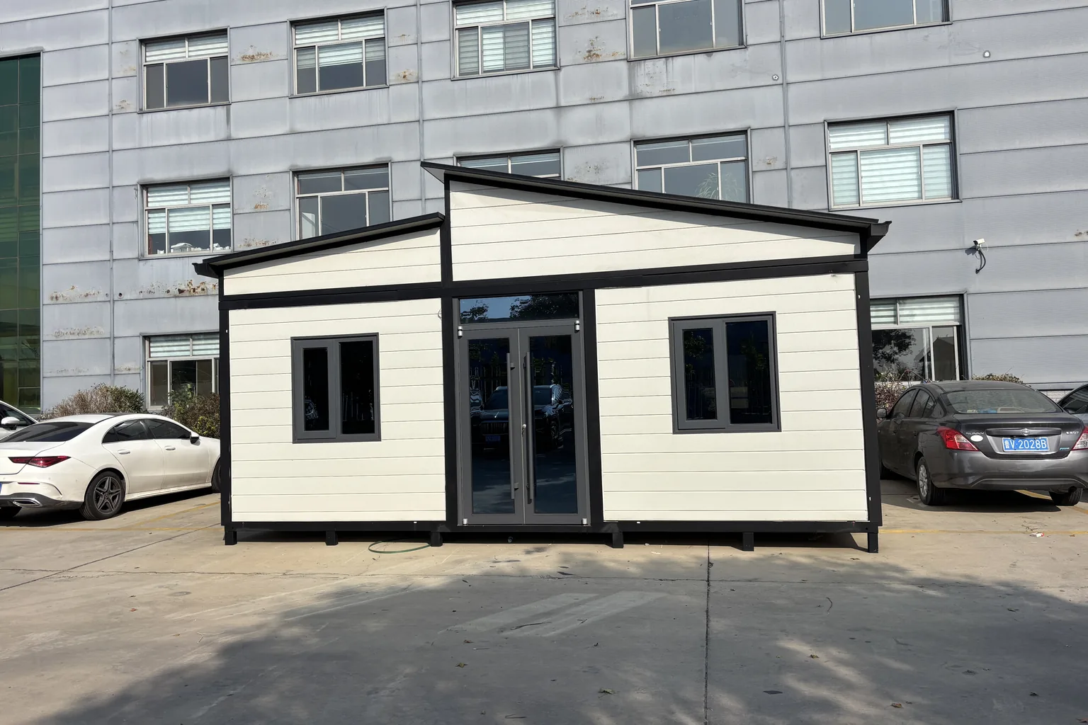 Expandable Container House for Seasonal Staff Housing