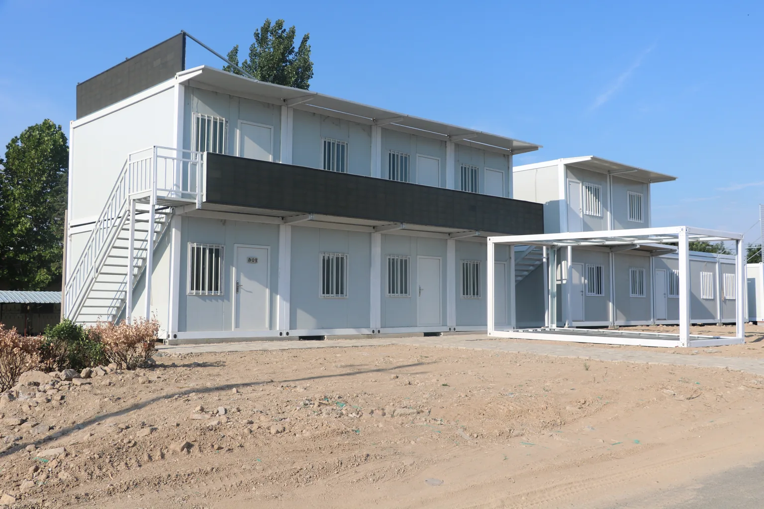 Flat-Pack Container House for Remote Research Stations