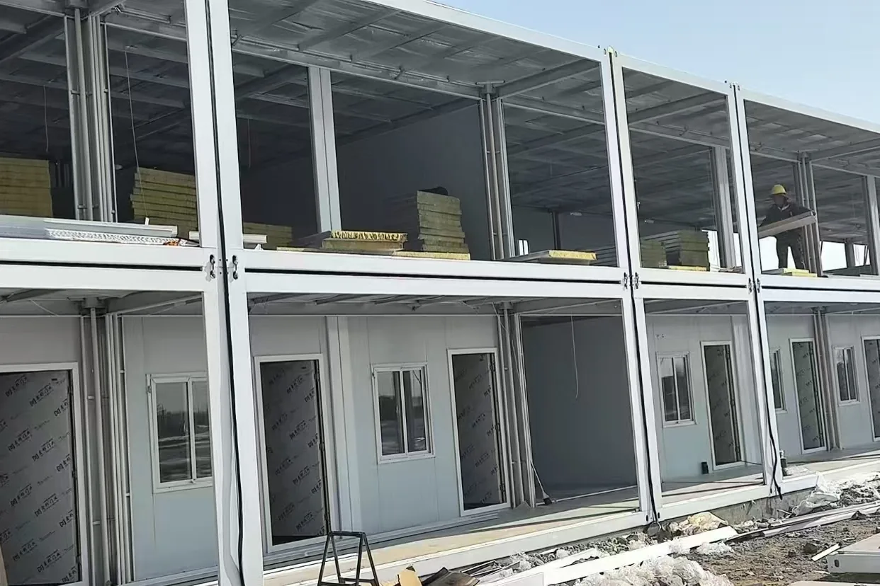 Mobile House for Community Clinics