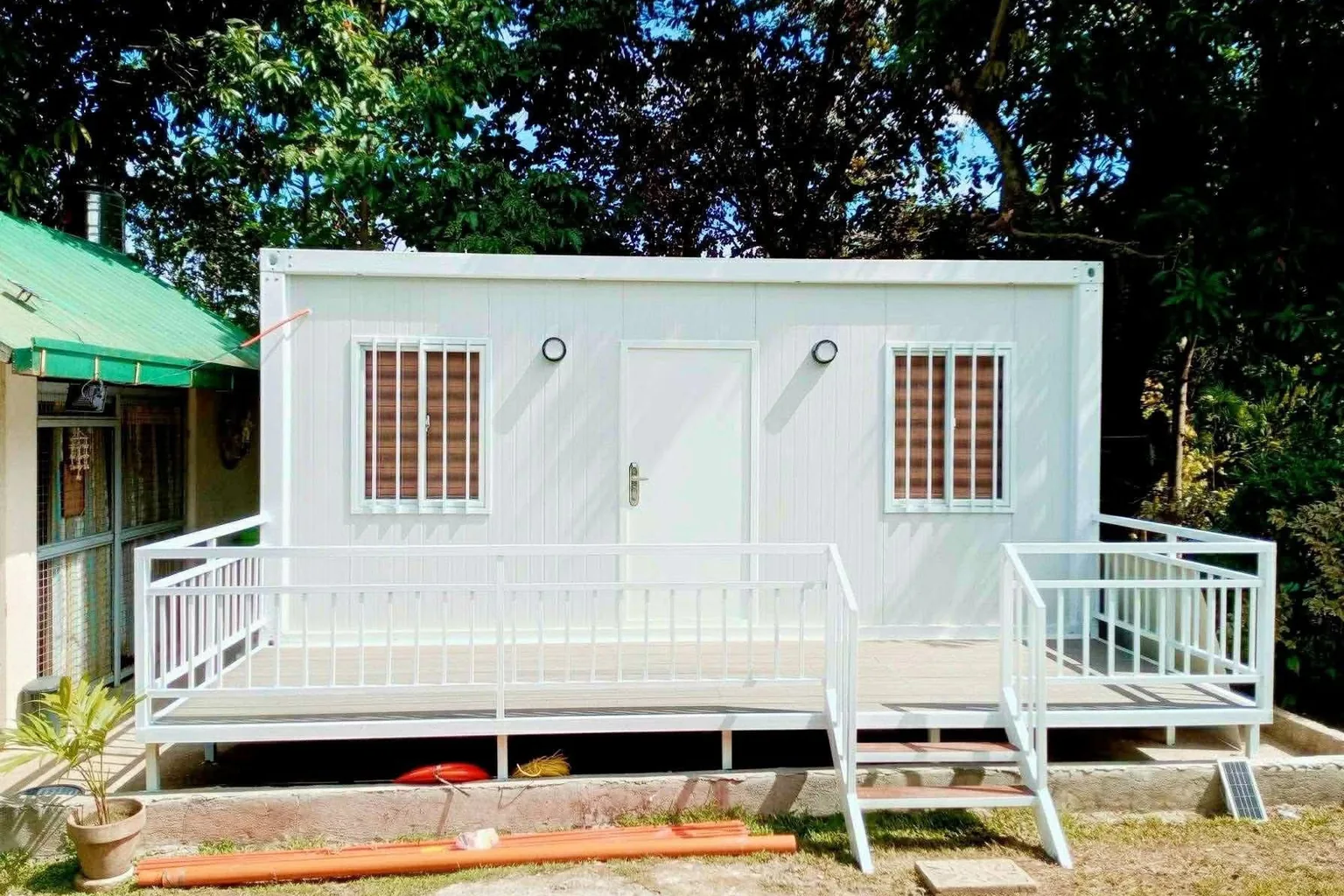 Quick-Assembly Container House for Backyard Guest Houses