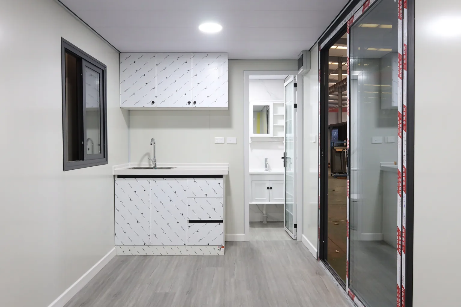 Quick-Assembly Container House for Glamping Resorts