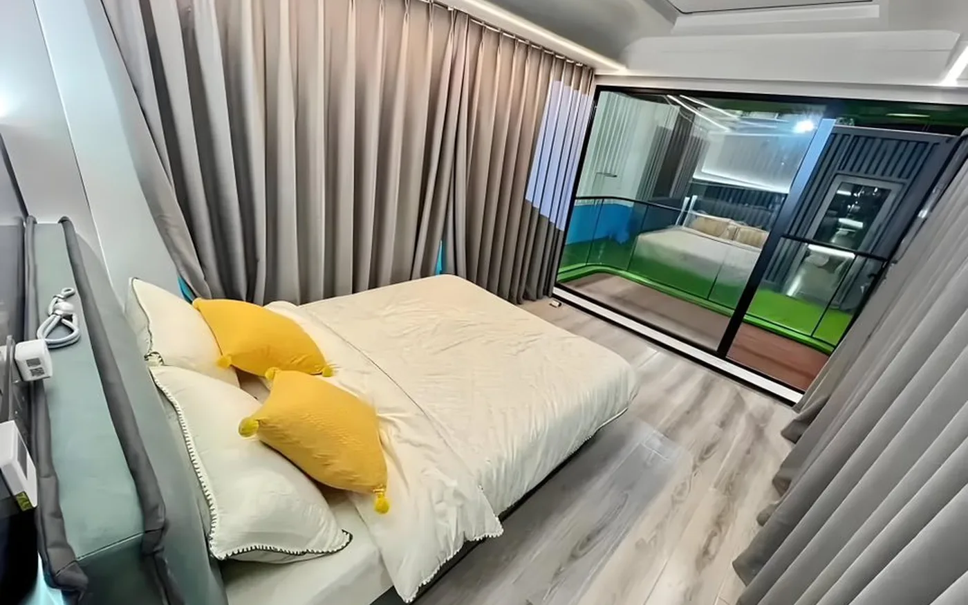 Space Capsule Resort Planning: Site Layout and Guest Experience