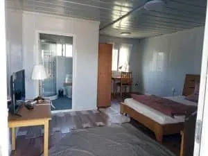 Container Hotel >>
