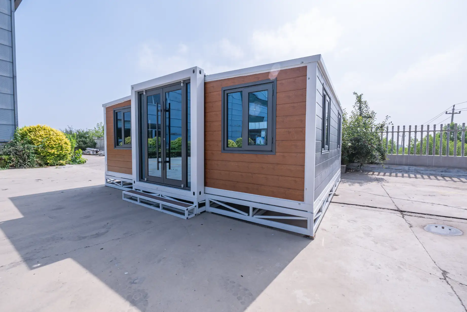 20ft Expandable House exterior