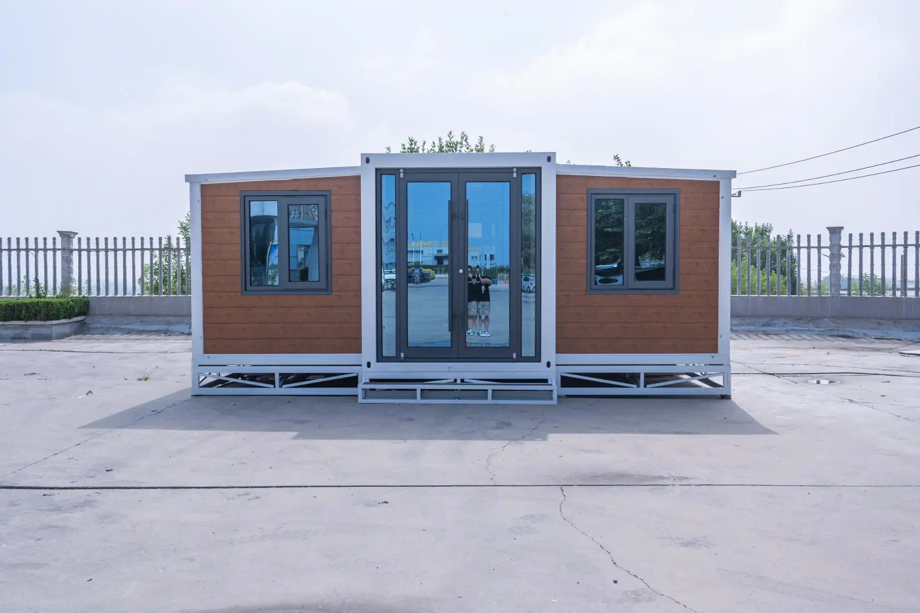 20ft Expandable House exterior thumbnail 3