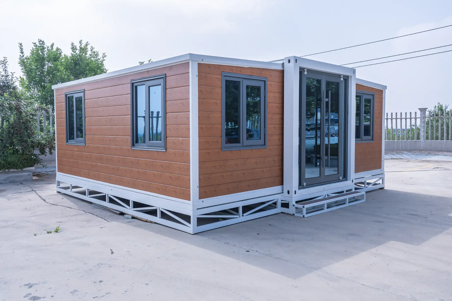 20ft Expandable House exterior thumbnail 4