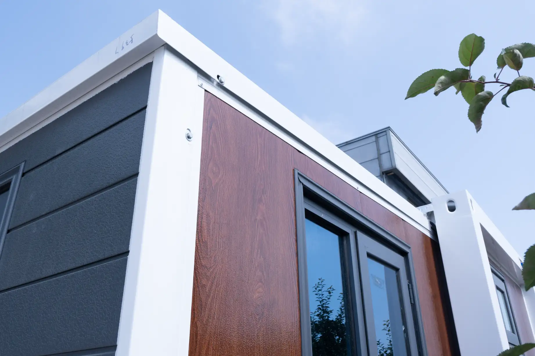 20ft Expandable House exterior thumbnail 8