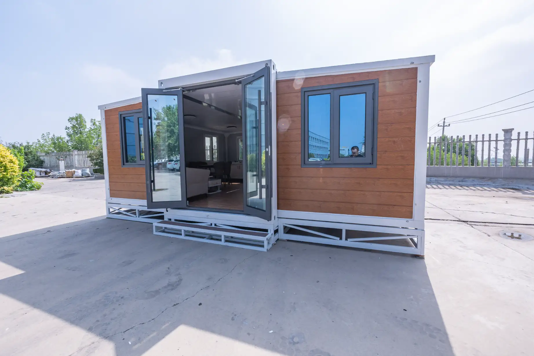 20ft Expandable House exterior thumbnail 11