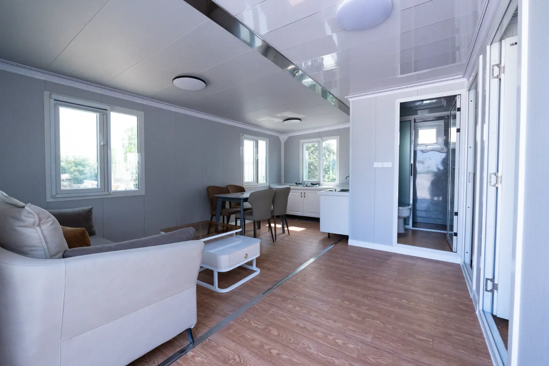 20ft Expandable House interior thumbnail 1