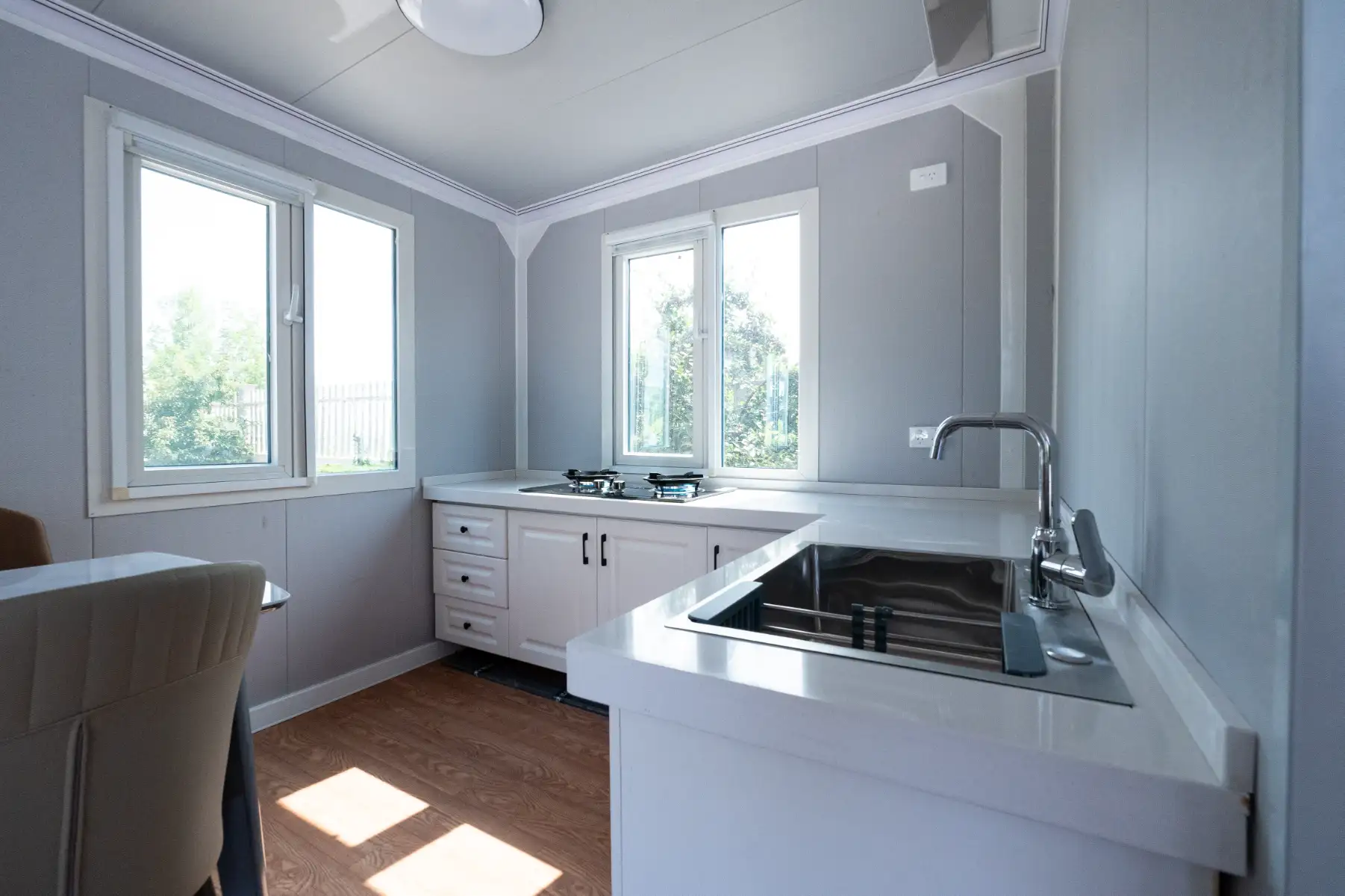 20ft Expandable House interior thumbnail 7