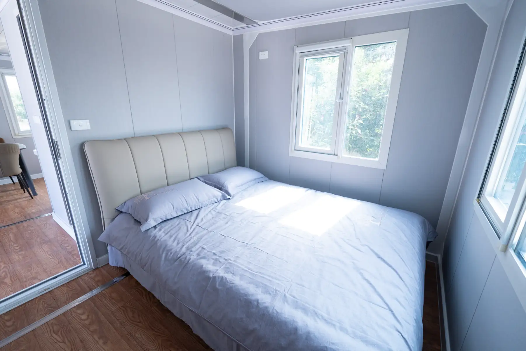 20ft Expandable House interior thumbnail 8