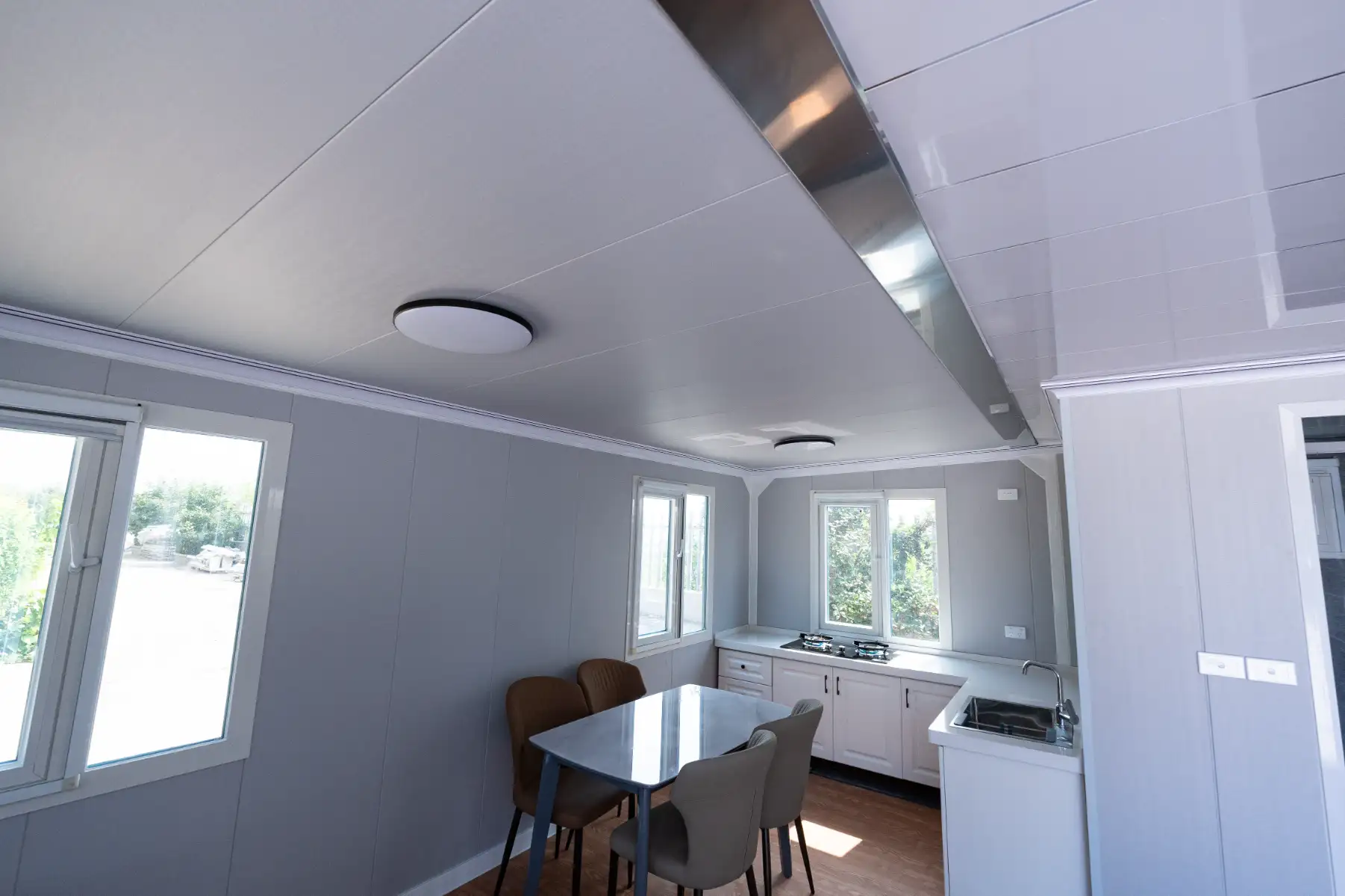 20ft Expandable House interior thumbnail 10