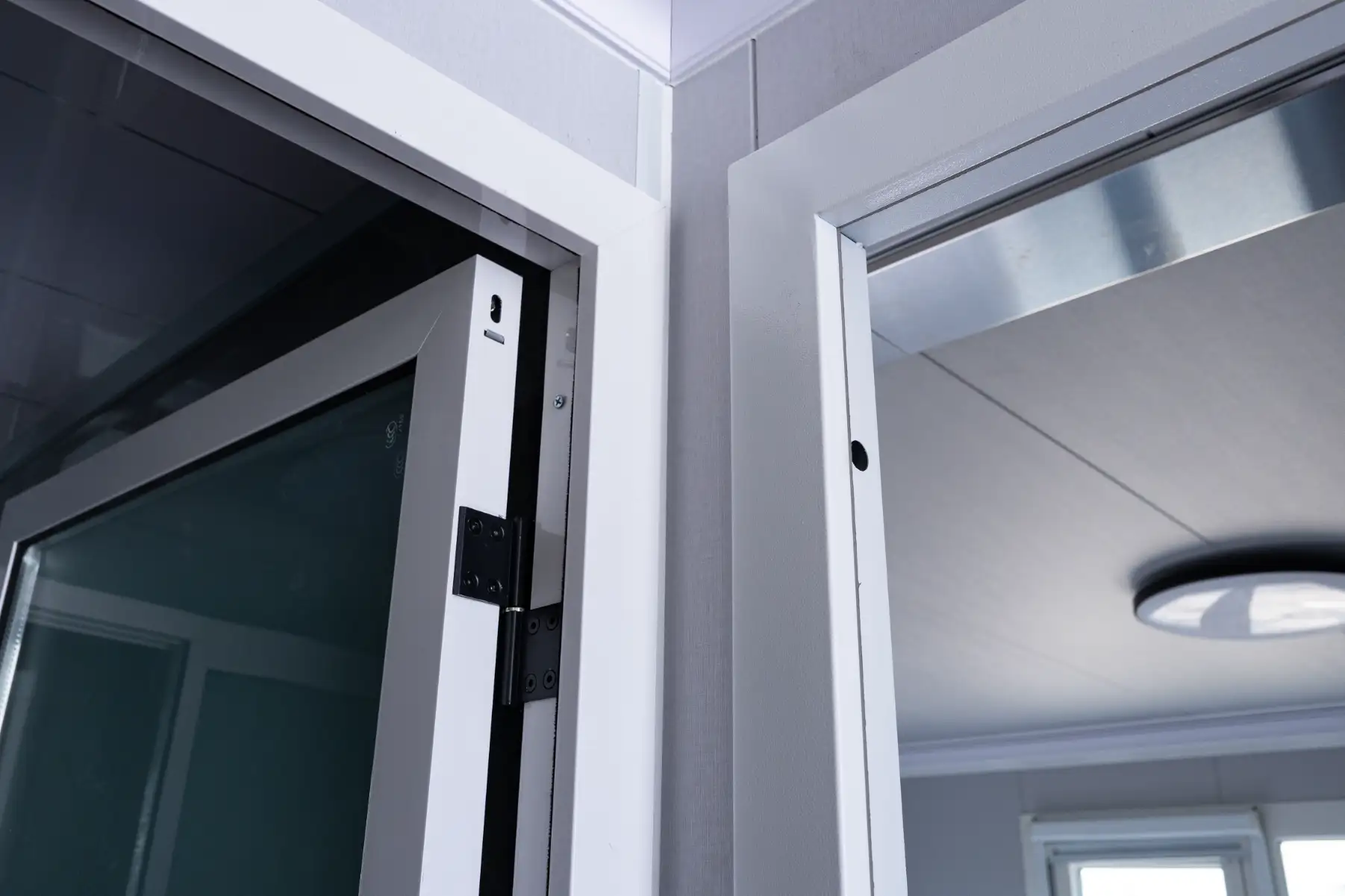 20ft Expandable House interior thumbnail 14