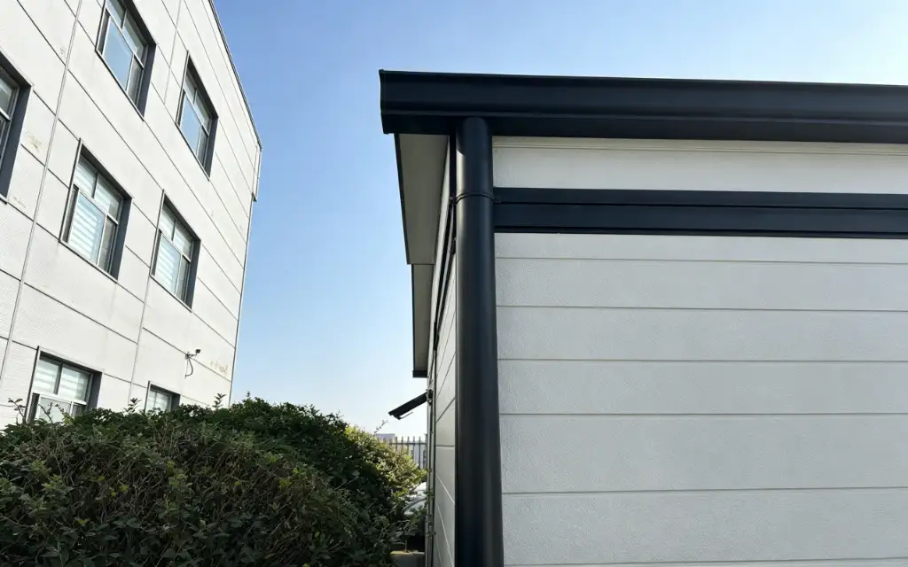 20ft Flat Roof Expandable Container House exterior thumbnail 3