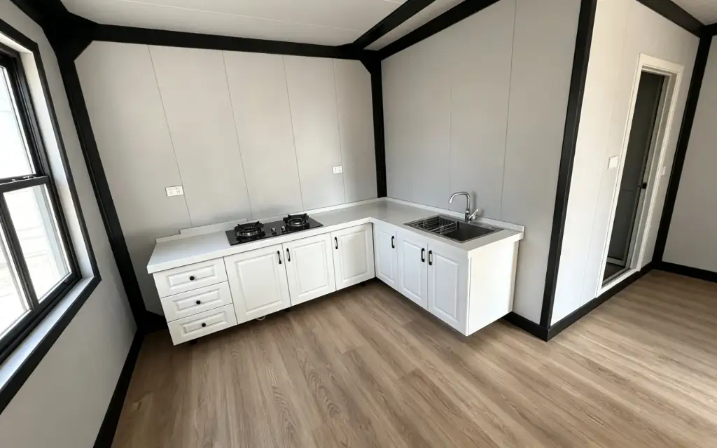 20ft Flat Roof Expandable Container House interior thumbnail 18