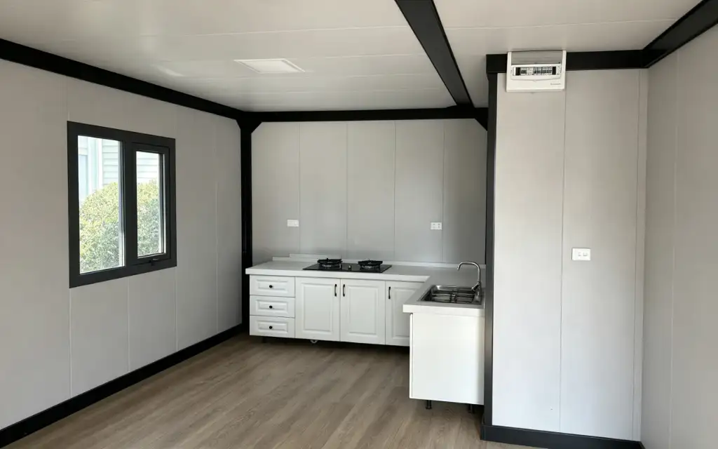 20ft Flat Roof Expandable Container House interior thumbnail 27