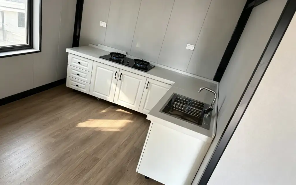20ft Flat Roof Expandable Container House interior thumbnail 30