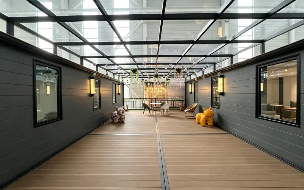 30ft Flat Roof Expandable Container House exterior thumbnail 3