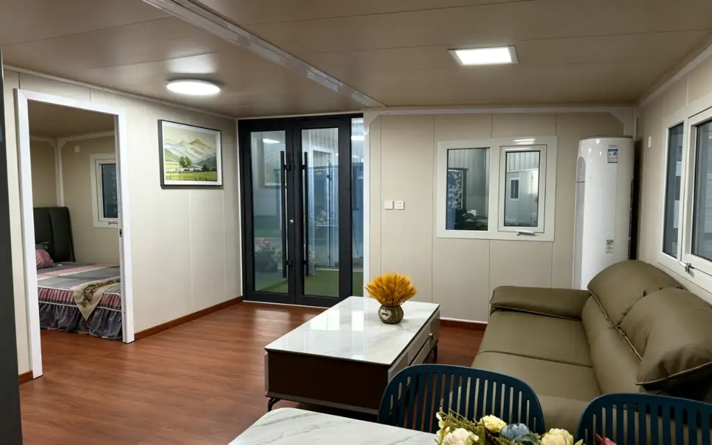 30ft Flat Roof Expandable Container House interior thumbnail 7