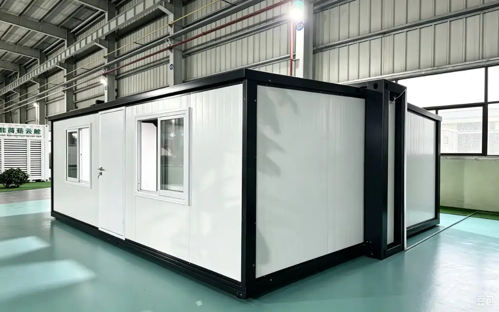 700mm Expandable House exterior