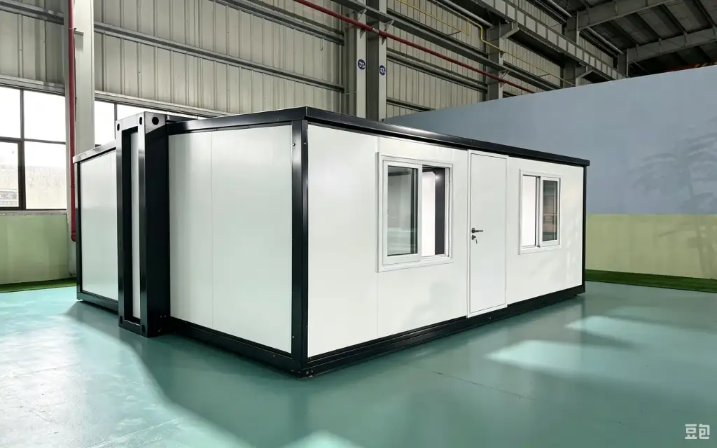 700mm Expandable House exterior thumbnail 2