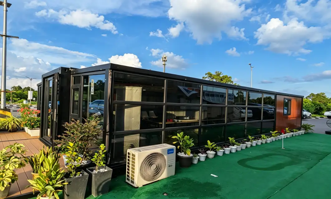 All Glass Expandable House exterior thumbnail 3