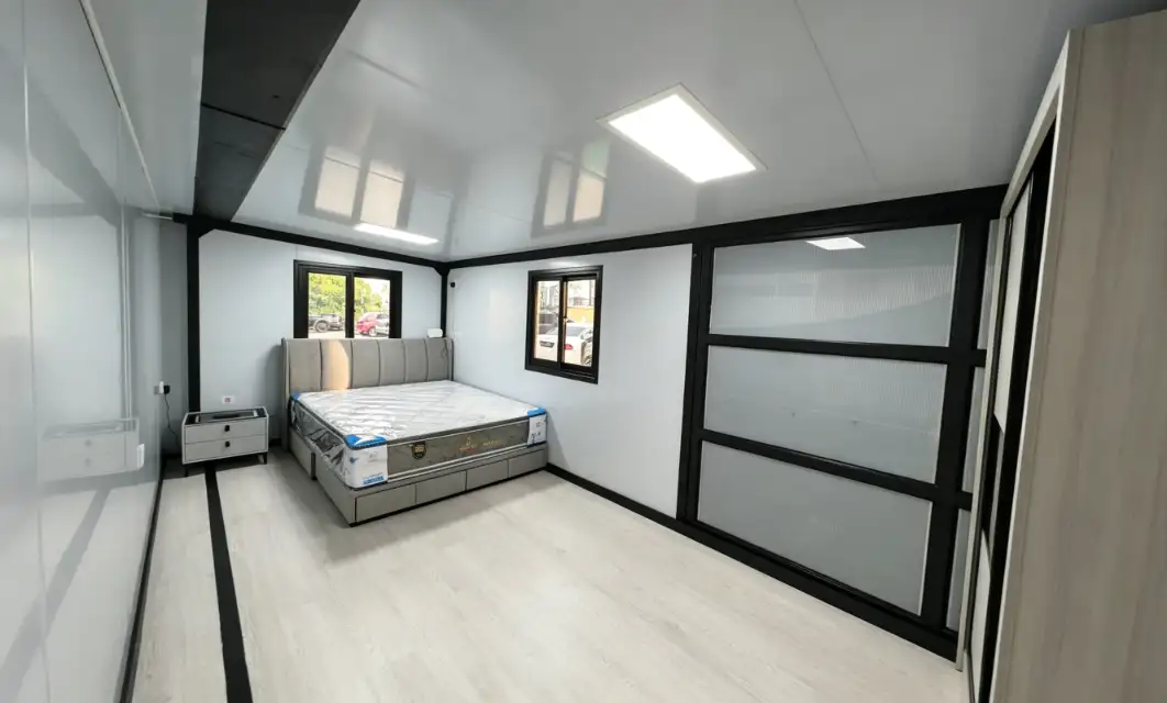 All Glass Expandable House interior thumbnail 3