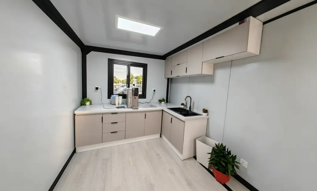 All Glass Expandable House interior thumbnail 7