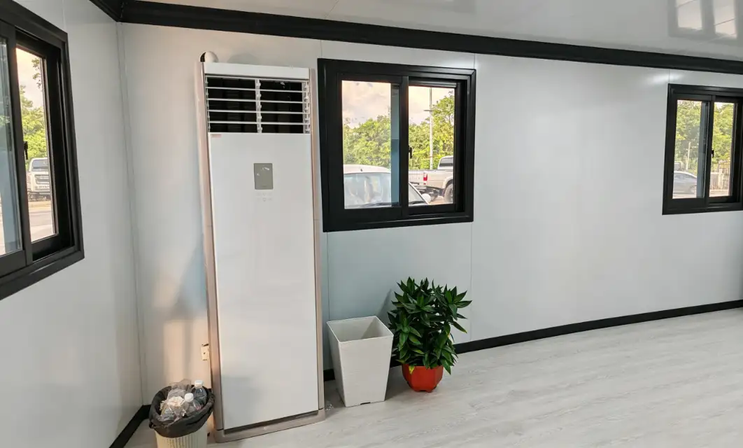 All Glass Expandable House interior thumbnail 8