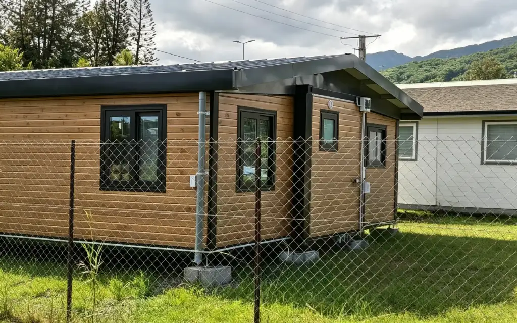 Backyard Guest House exterior thumbnail 3