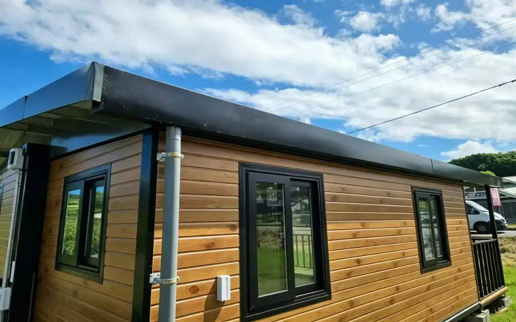Backyard Guest House exterior thumbnail 6
