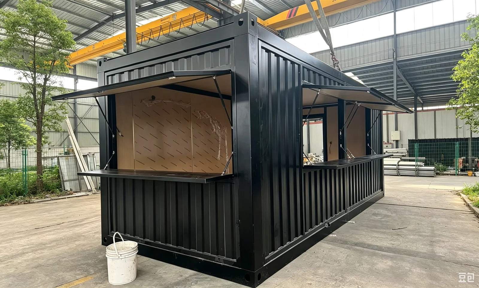 Commercial Container Building exterior thumbnail 11