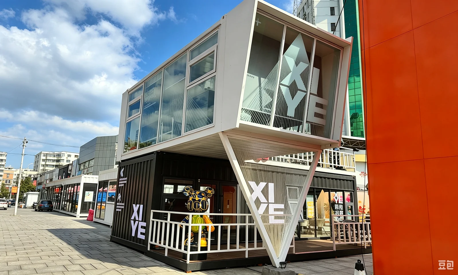 Commercial Container Building exterior thumbnail 20
