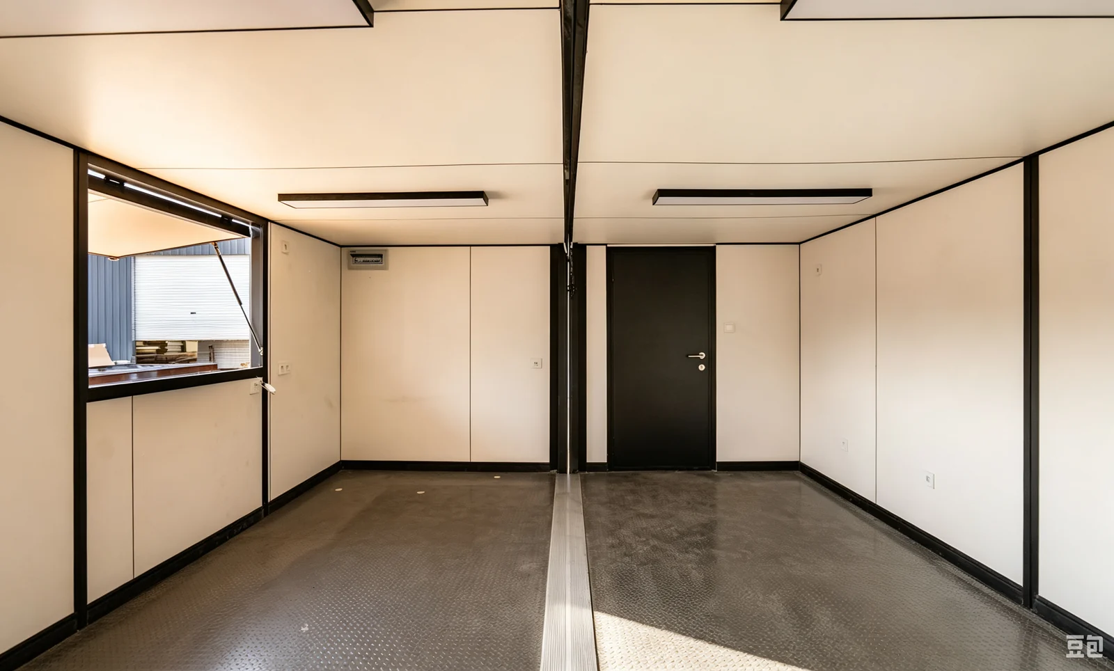 Commercial Container Building interior thumbnail 2