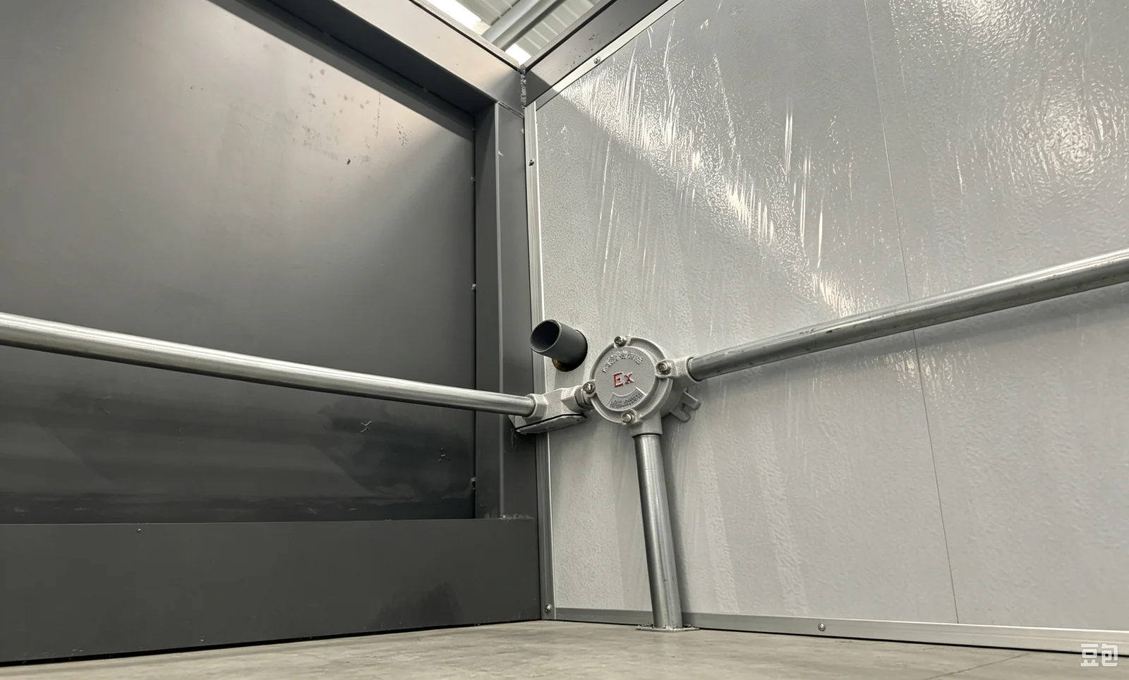 Commercial Container Building interior thumbnail 5