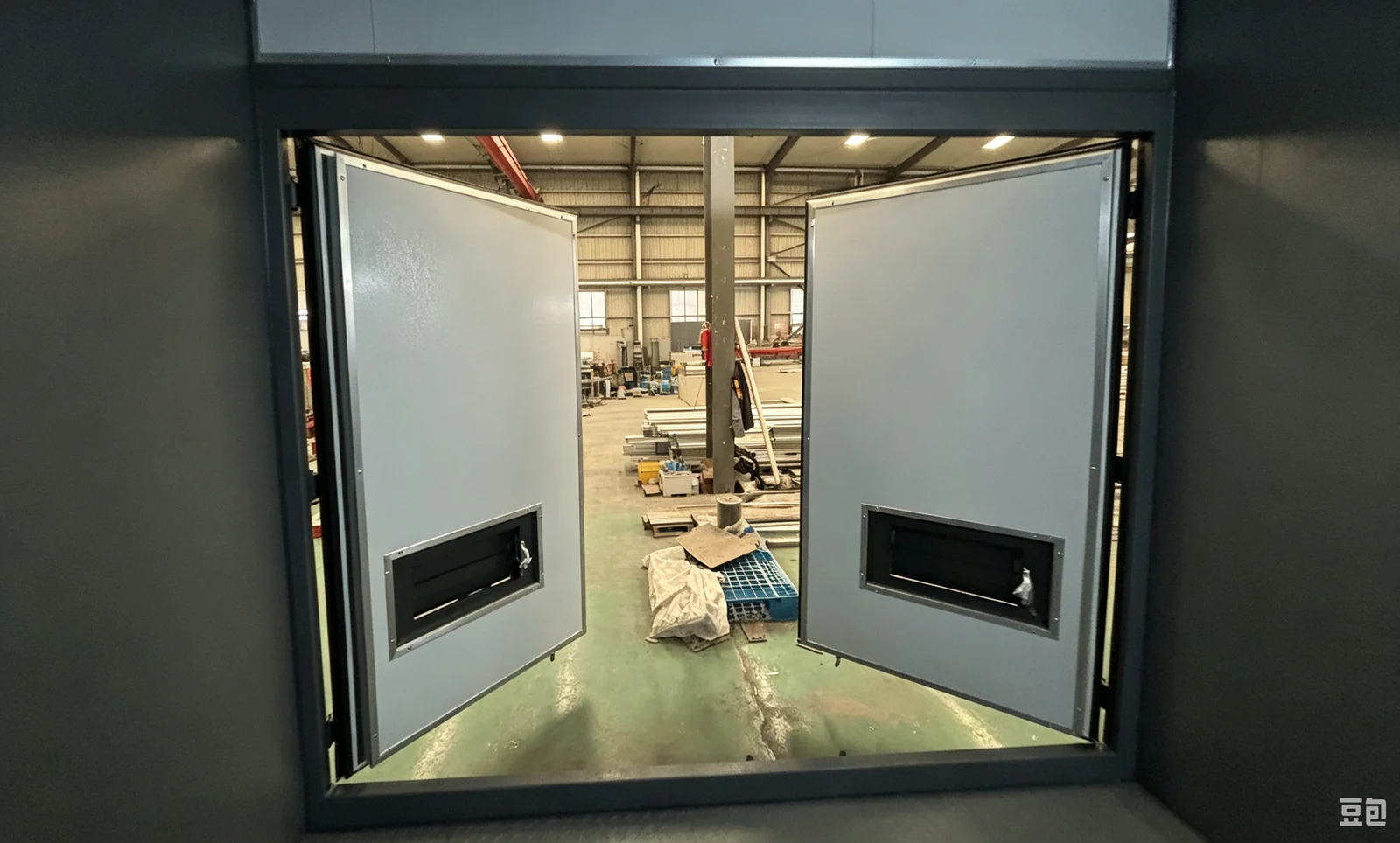 Commercial Container Building interior thumbnail 30