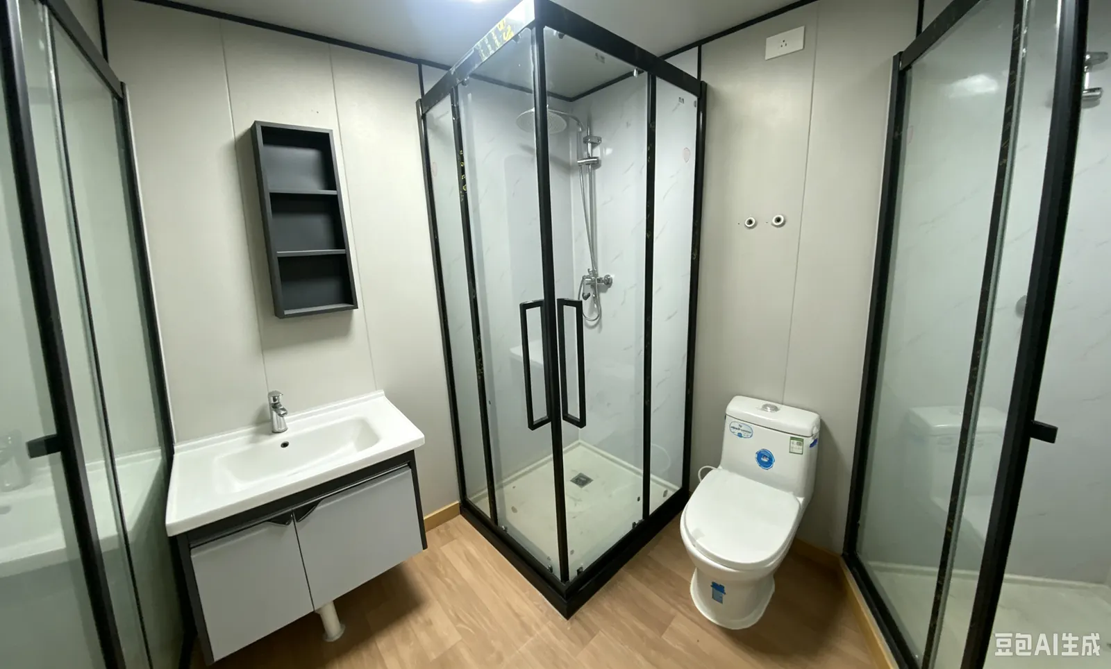 Travel RV-Style Apple Capsule interior thumbnail 6