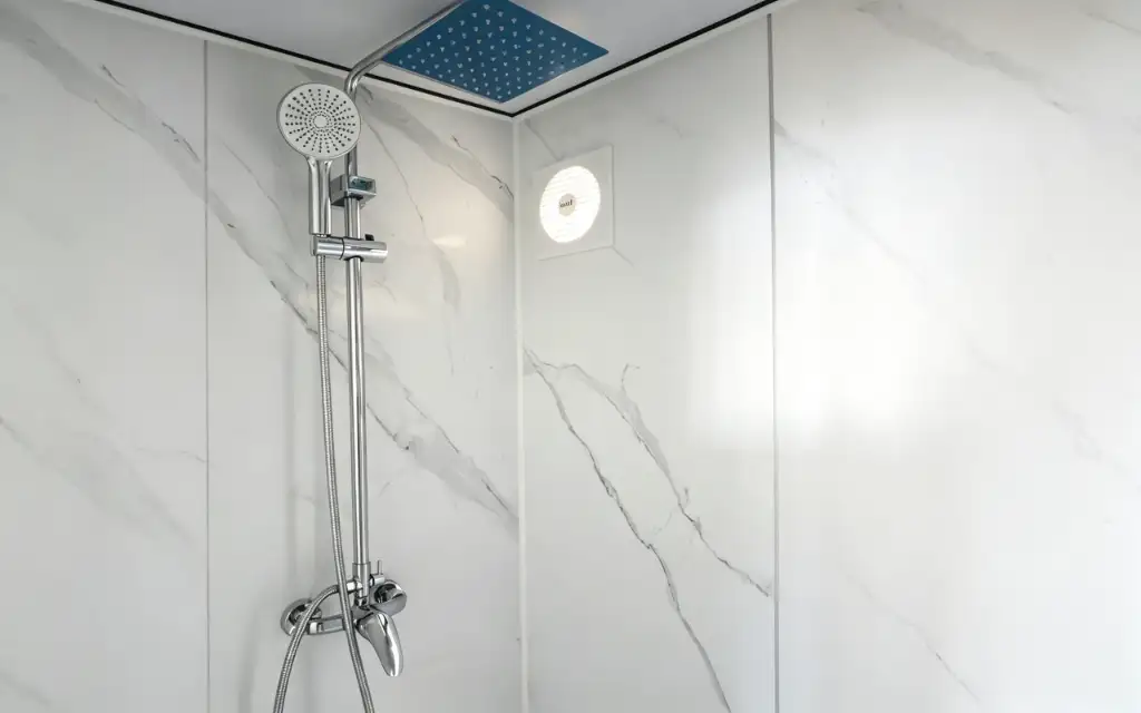 Travel RV-Style Expandable House interior thumbnail 2