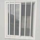 Sliding Window with Security Bars (W09)