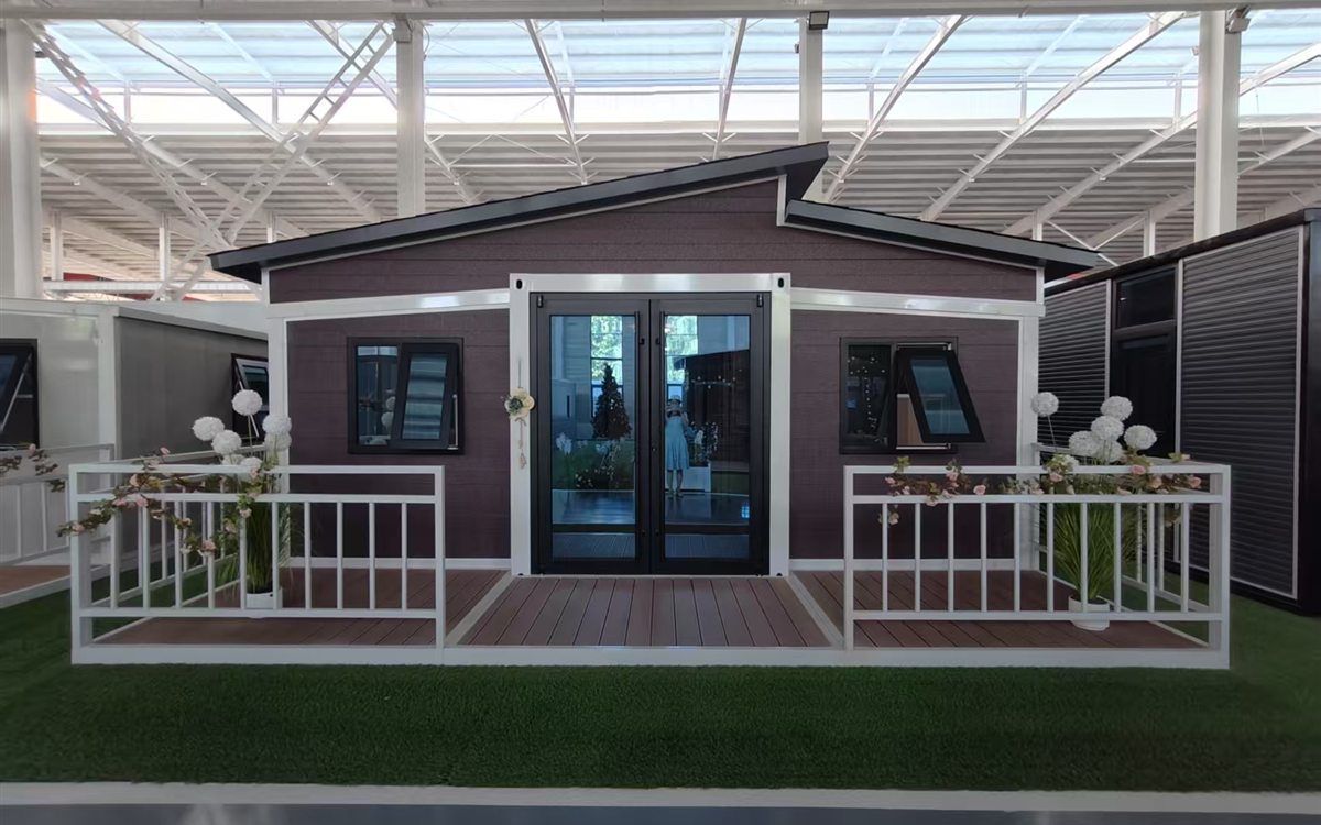 Sloping-Roof Expandable Container House interior thumbnail 1